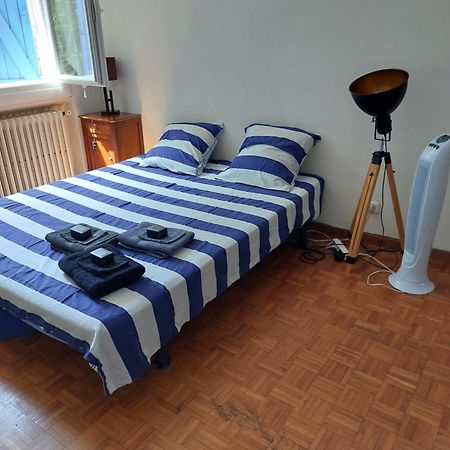 Chambre Dans Villa Марсилия Екстериор снимка